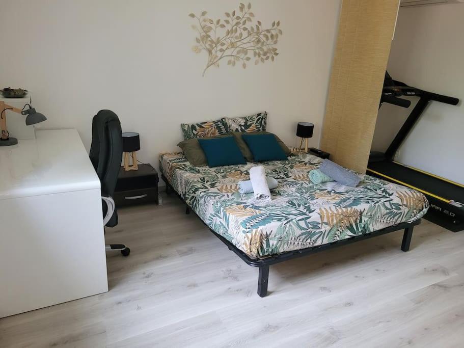 Appartement Tout Equipe En Rez-De-Jardin Entre Gard Et Ardeche Saint-Julien-de-Peyrolas 외부 사진