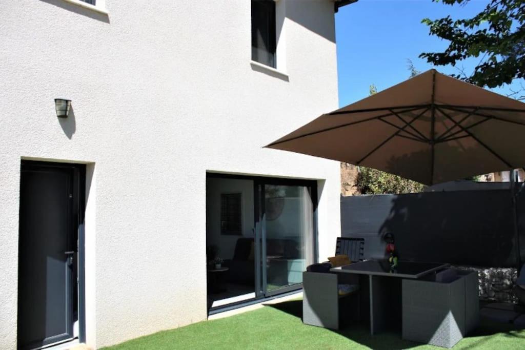 Appartement Tout Equipe En Rez-De-Jardin Entre Gard Et Ardeche Saint-Julien-de-Peyrolas 외부 사진