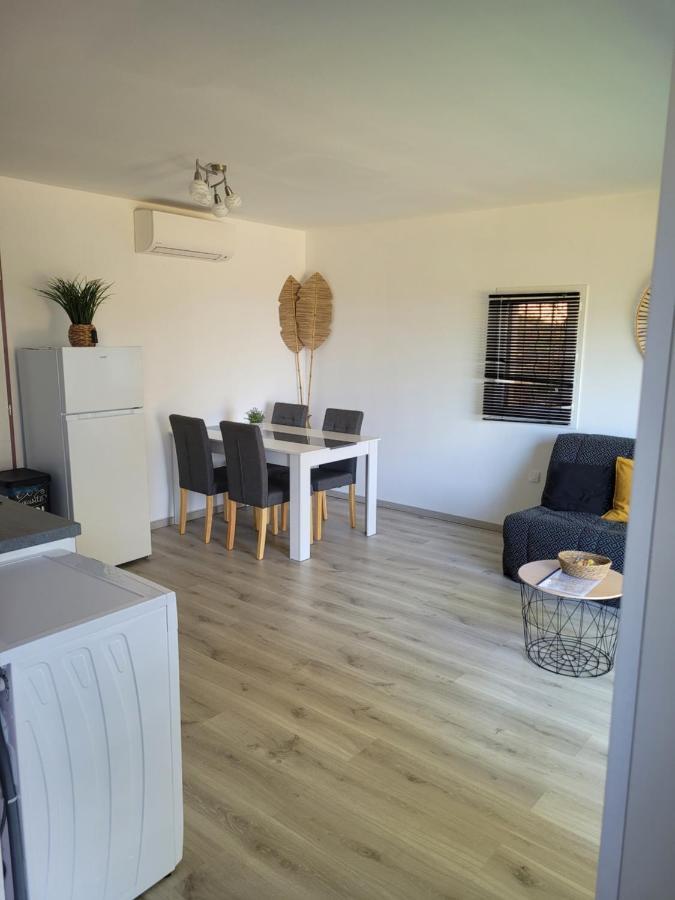 Appartement Tout Equipe En Rez-De-Jardin Entre Gard Et Ardeche Saint-Julien-de-Peyrolas 외부 사진